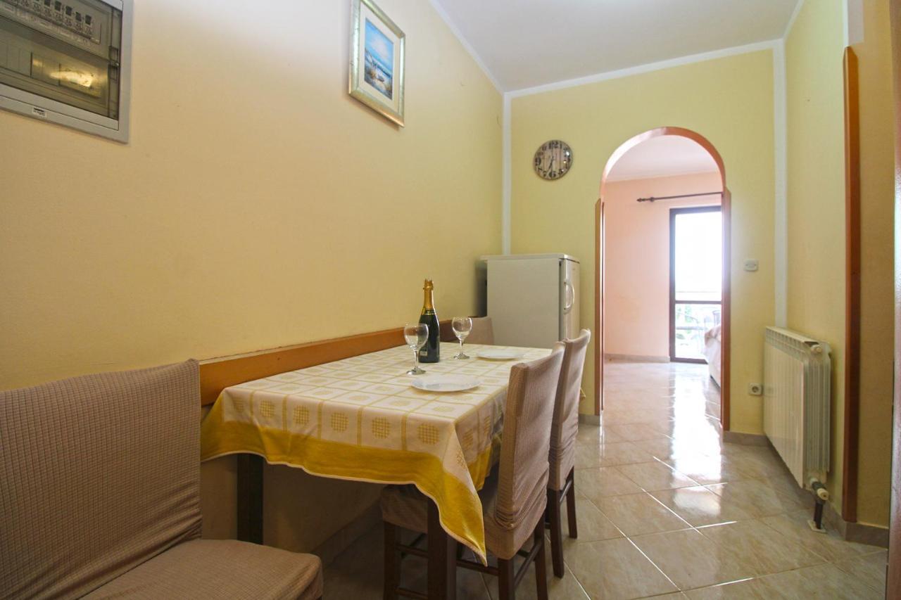 Apartment Mirela 2145 Fažana Eksteriør bilde