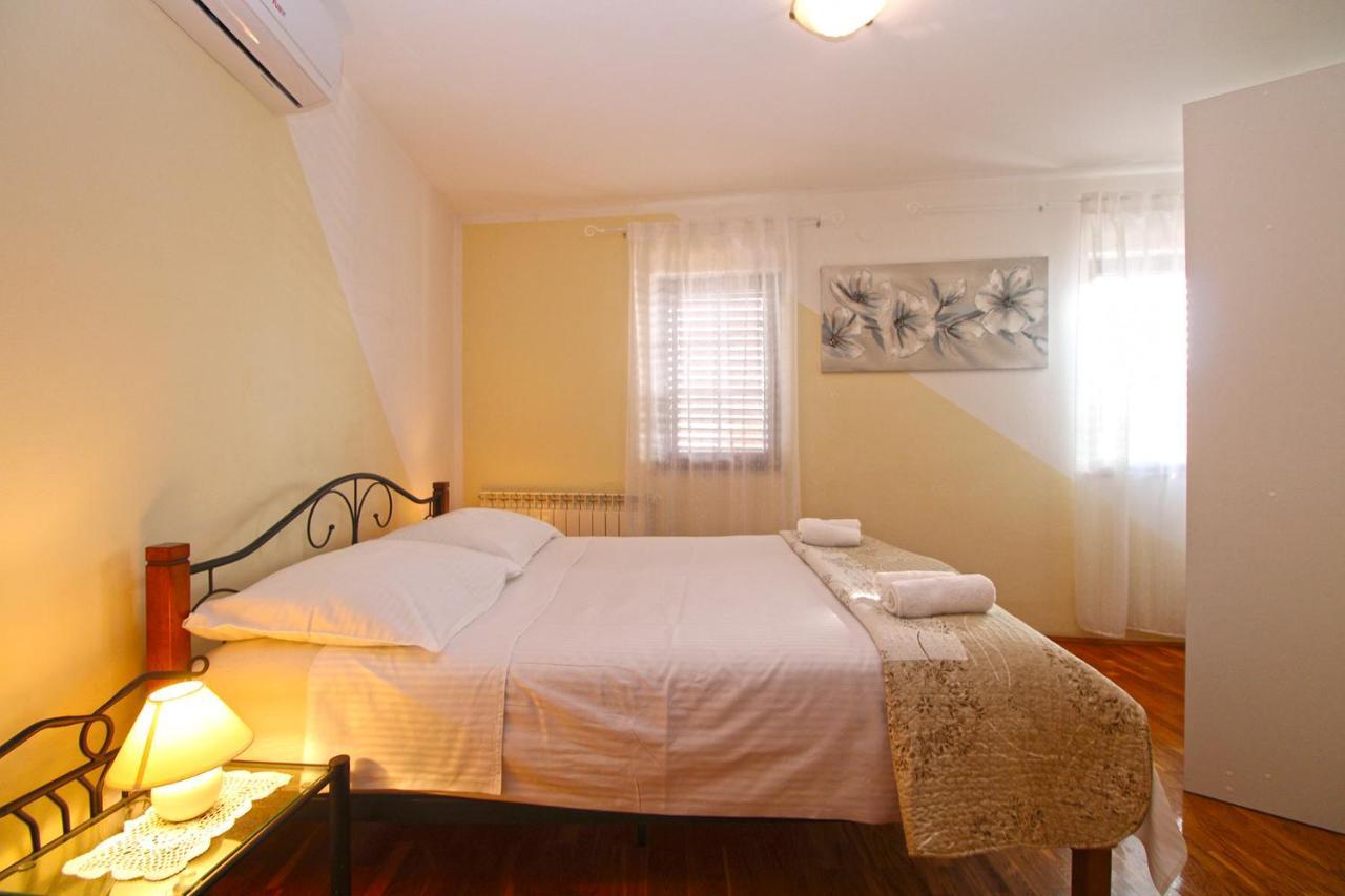 Apartment Mirela 2145 Fažana Eksteriør bilde