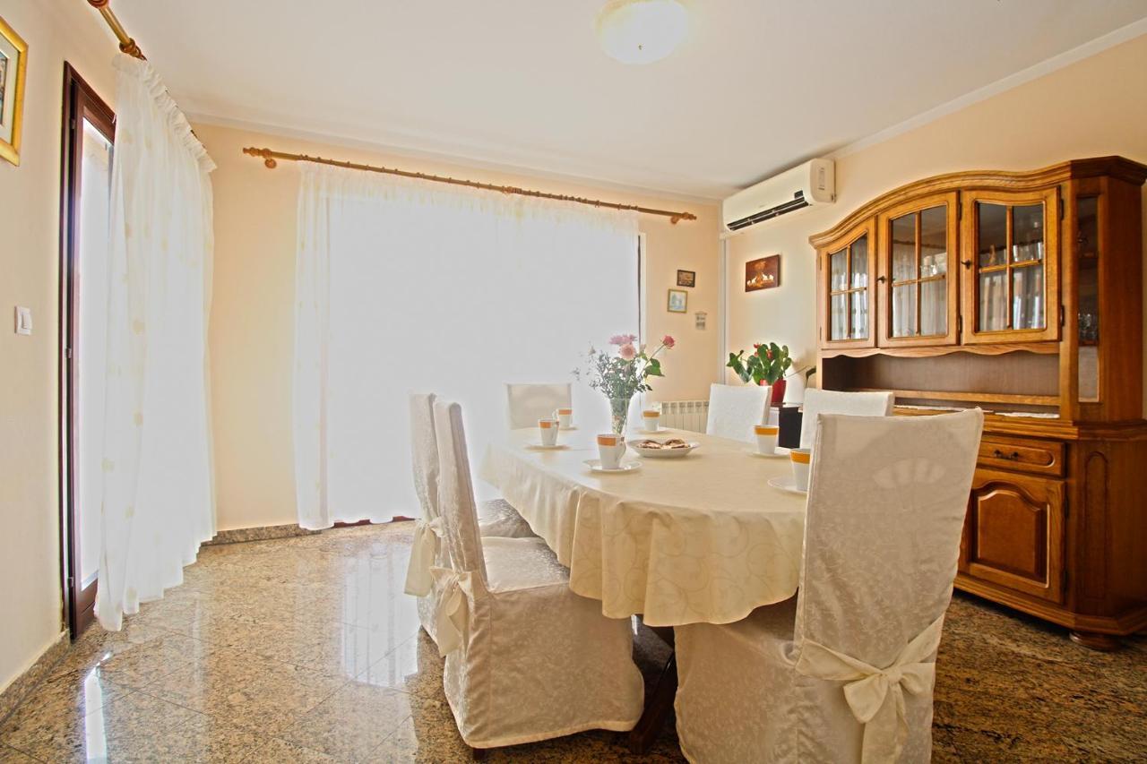 Apartment Mirela 2145 Fažana Eksteriør bilde