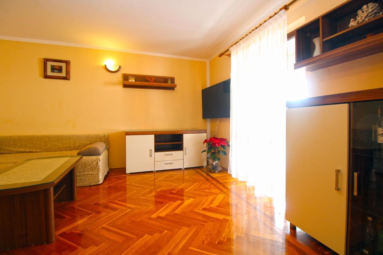 Apartment Mirela 2145 Fažana Eksteriør bilde