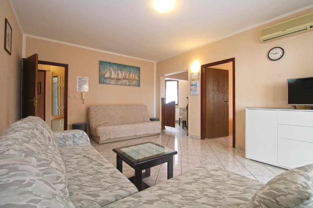 Apartment Mirela 2145 Fažana Eksteriør bilde