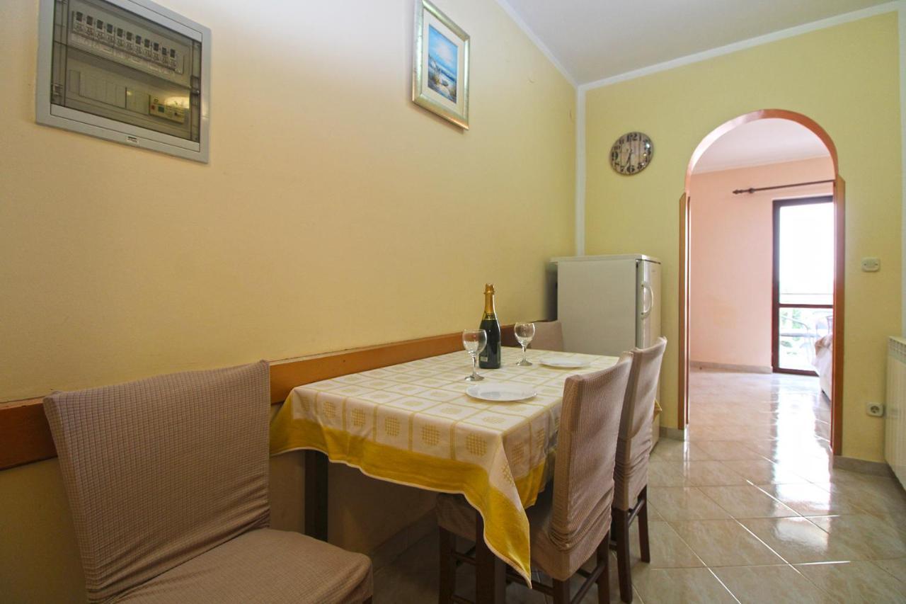 Apartment Mirela 2145 Fažana Eksteriør bilde