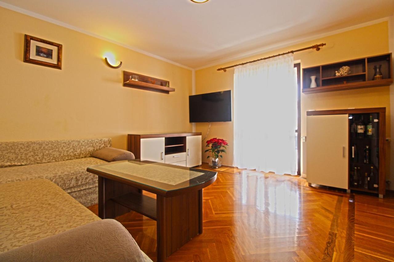 Apartment Mirela 2145 Fažana Eksteriør bilde