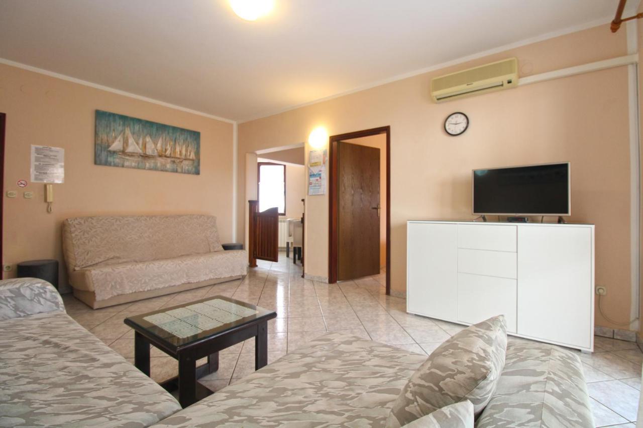 Apartment Mirela 2145 Fažana Eksteriør bilde